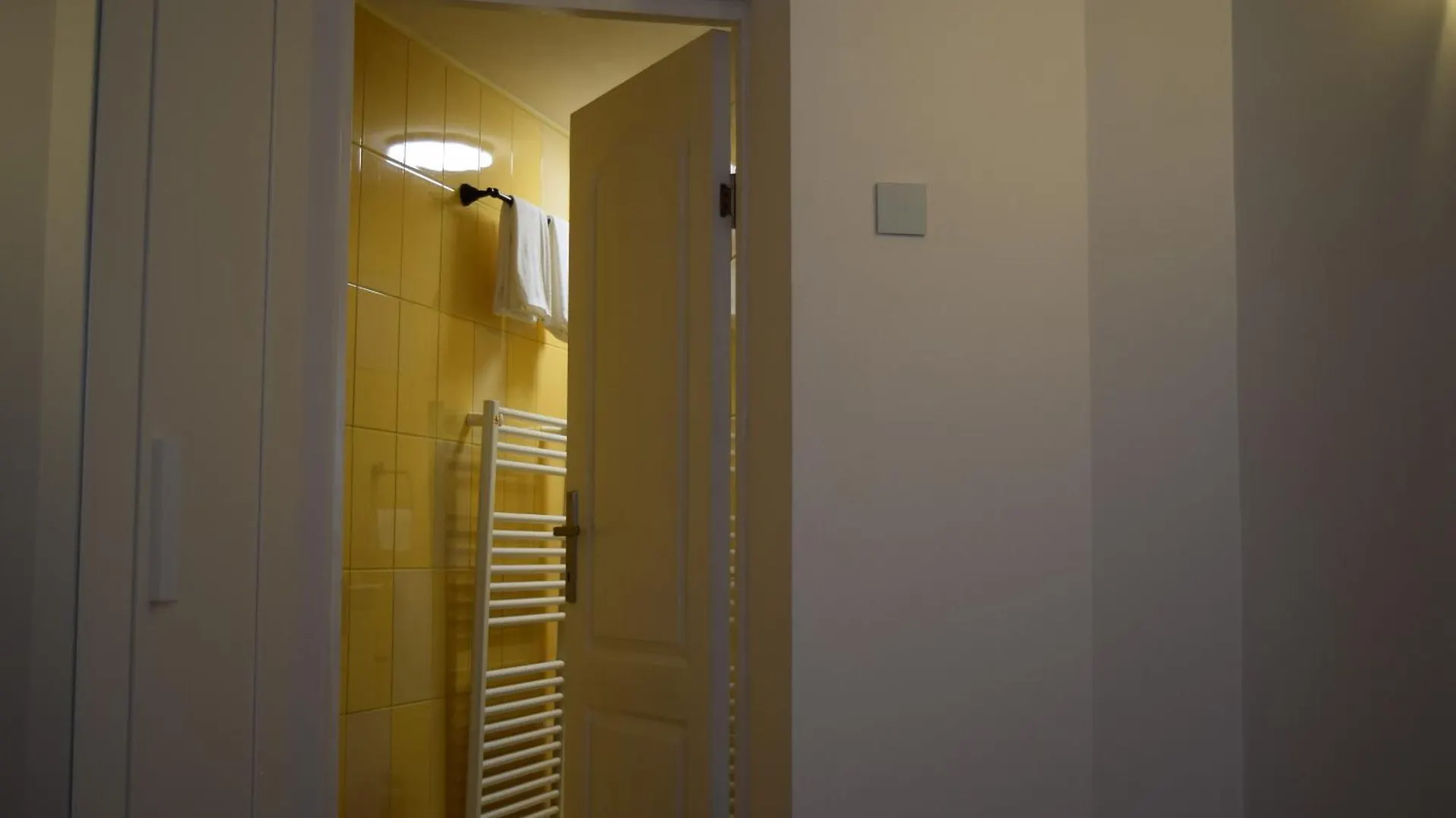 Grand Boulevard Apartment At Piata Romana Bucharest